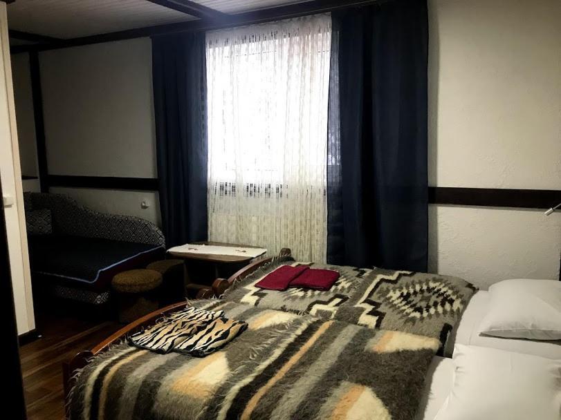 Fayniy Motel Tatariv Buitenkant foto